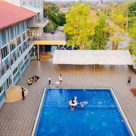 Sky View Hotel Buriram Exterior foto